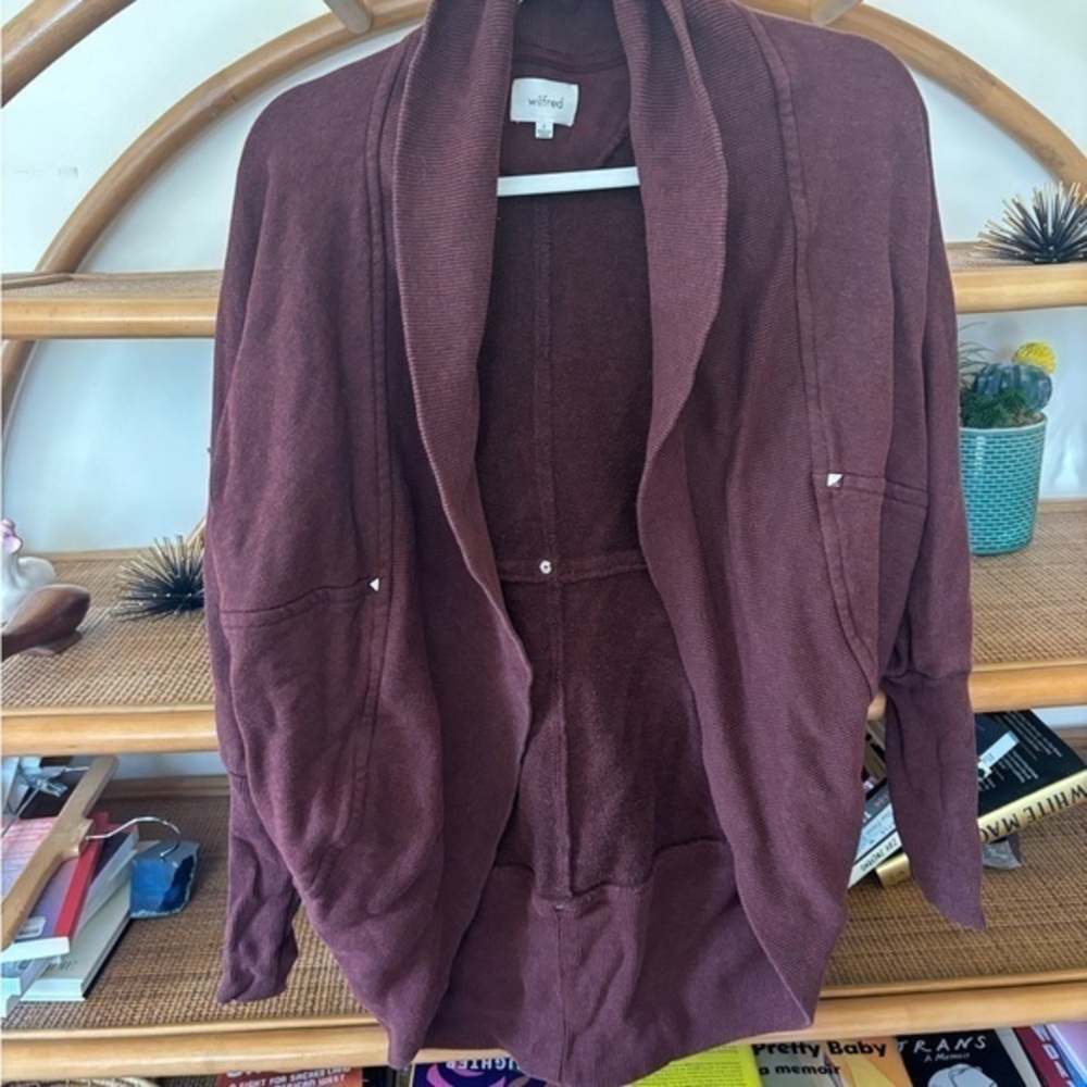 Wilfred Burgandy Shawl Collar Seeatshirt
